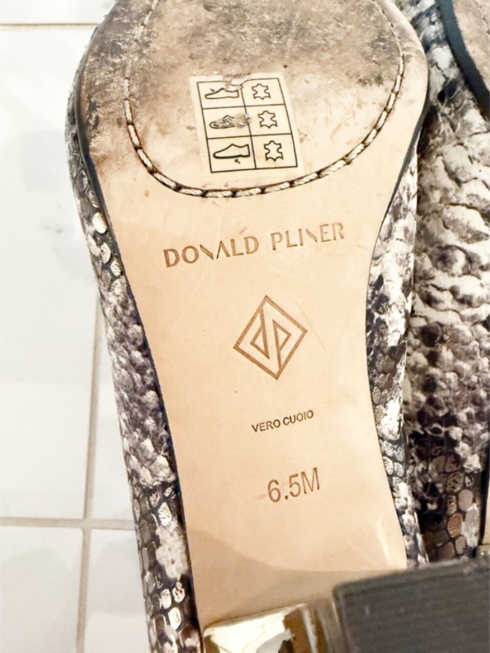 Donald Pliner Buena Mid Heel Slip on Mules Size 6.5 Python Snake Leather - Picture 10 of 11